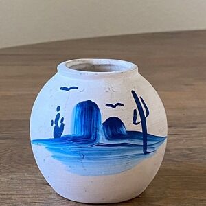 Native American Pottery Vase/Tesa Maack Co. Native American Vase